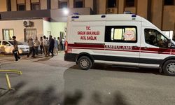 Kahta’da Feci Kaza: Otomobil Yayalara Çarptı, Sürücü Kaçtı!