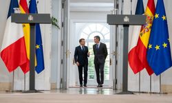 Macron: İngiltere'nin AB'ye dönüşü "iyi bir karar" olur
