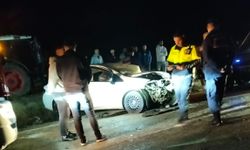 Tekirdağ'da otomobiller kafa kafaya çarpıştı