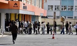 KPSS'de büyük yarış! Yaklaşık 3 milyon aday memurluk için ter döküyor