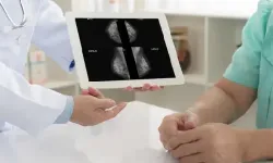 Meme Kanserine Karşı Ekim Seferberliği: Türkiye'nin Simgeleri Pembe Işıklarla Aydınlatıldı