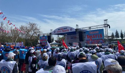 Memur-Sen Anıtpark’taki gösteriye Kuran-ı Kerim okuyarak başladı