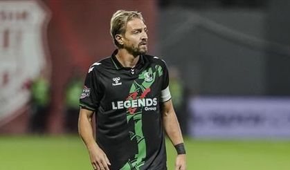 Yıldız oyuncu futbola veda etti