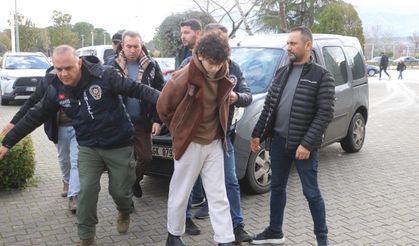 Mobilya ustasını bıçaklayarak öldürdü!