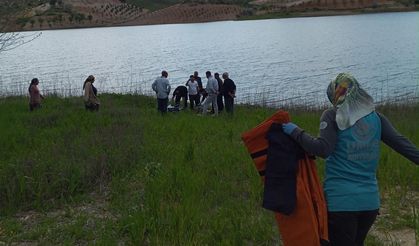 Girdiği gölette yaşamını yitirdi