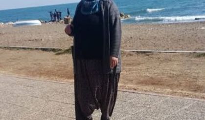 Üzerine ağaç devrilen 4 çocuk annesi öldü
