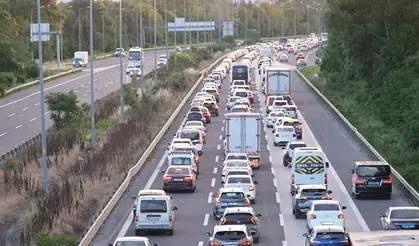 Kurban Bayramı dönüşünde Anadolu Otoyolu kilitlendi