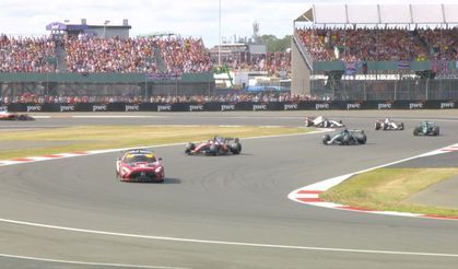 Güvenlik Aracı Arkasında Britanya'da Kazanan Ferrarili Charles Leclerc