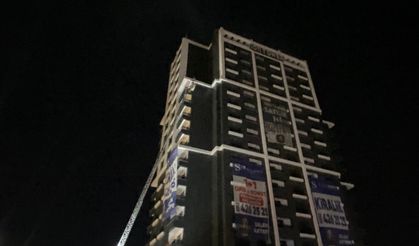 Ankara Altındağ’da iş merkezinin çatısı alevlere teslim oldu