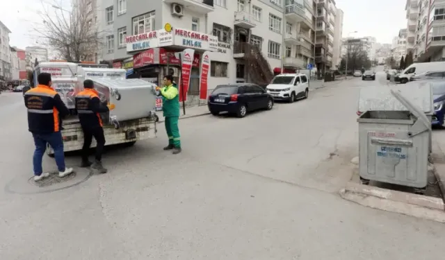 Yenimahalle çöp konteynerlerini yeniliyor