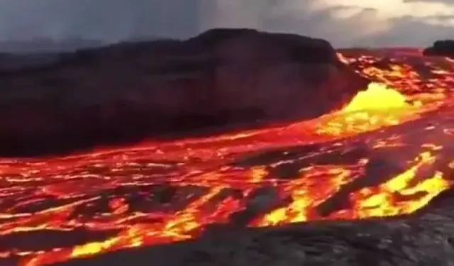 Kilauea Yanardağı lav püskürtüyor