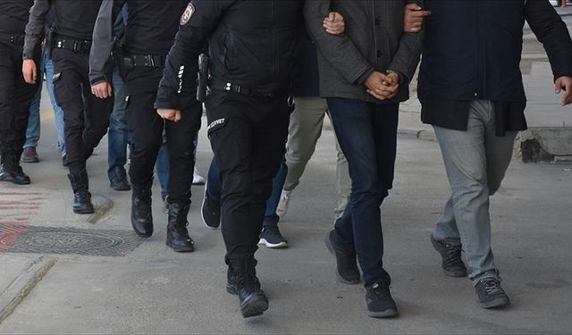 Almanya'da dolandırdılar Türkiye'de yakalandılar