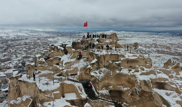 Kapadokya baharda karla güzelleşti