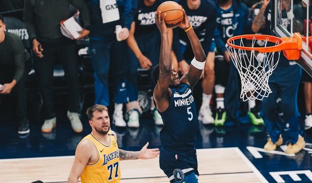 Timberwolves, Lakers’ı geçerek seride öne geçti