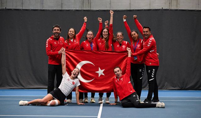 Bakan Bak, A Milli Kadın Tenis takımı için tebrik mesajı yayınladı