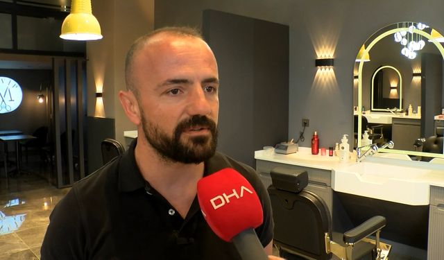 Depremde yarım kalan tıraşı bahçede bitirdi