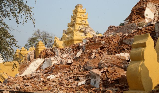 Myanmar'daki depremlerde hayatını kaybedenlerin sayısı artıyor