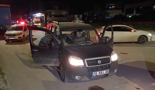 Seyir halindeki araca pompalı tüfekle saldırıldı