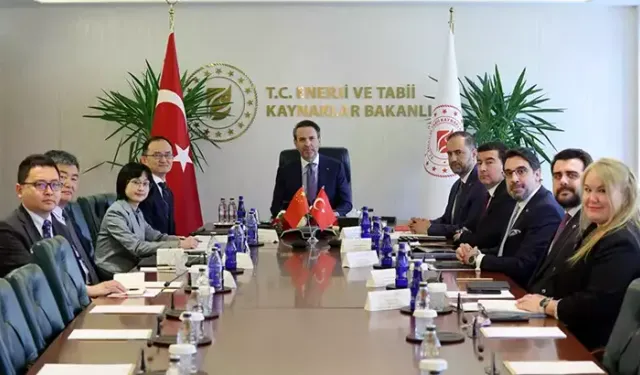 Bakan Bayraktar ve Xuebin bir araya geldi