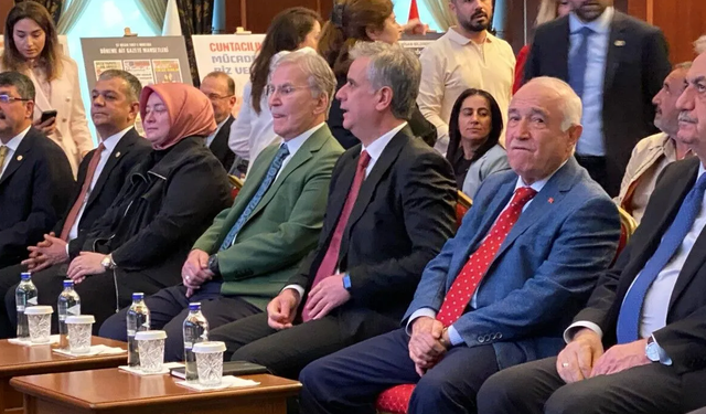 AK Parti'li Yalçın'dan cunta açıklaması