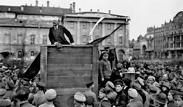 Vladimir Lenin: Sovyetlerin kurucusu