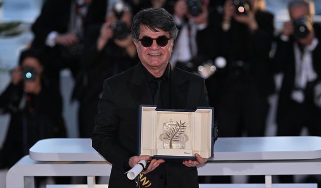 Altın Palmiye Ödülü'nün sahibi  Jafar Panahi oldu
