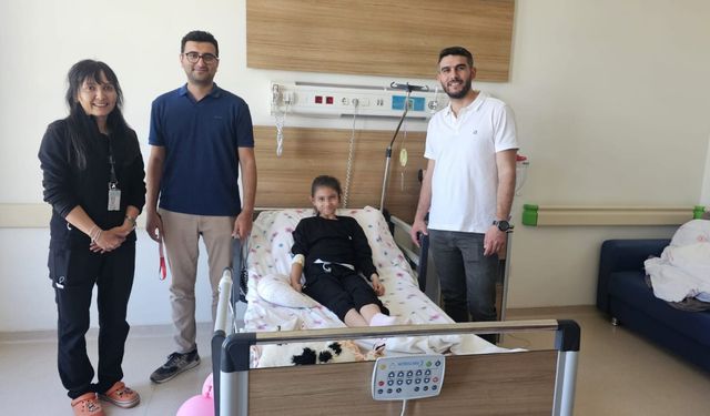 Midesinden saç yumağı çıktı