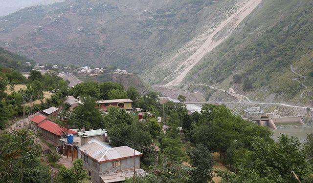 Pakistan'ın uçaklarının düşürüldüğü doğrulandı