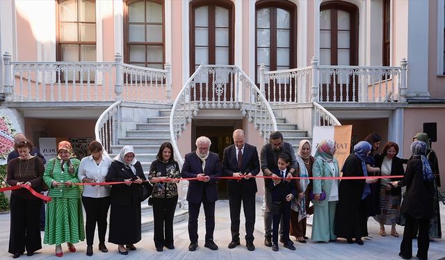 “Zuhurat” Sergisi Sanatseverlerle Buluştu