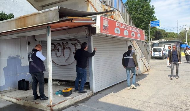 15 Yıl Sonra Kaçak Büfeler Yıkıldı