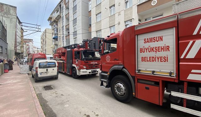 Babasına kızıp evi yaktı
