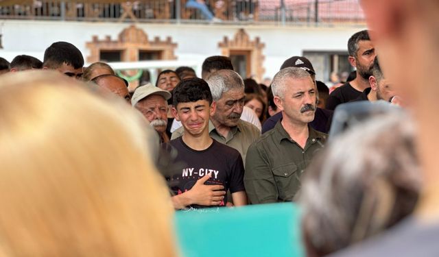 Cinayet Kurbanı Cemevi Başkanı ve Yeğeni Uğurlandı