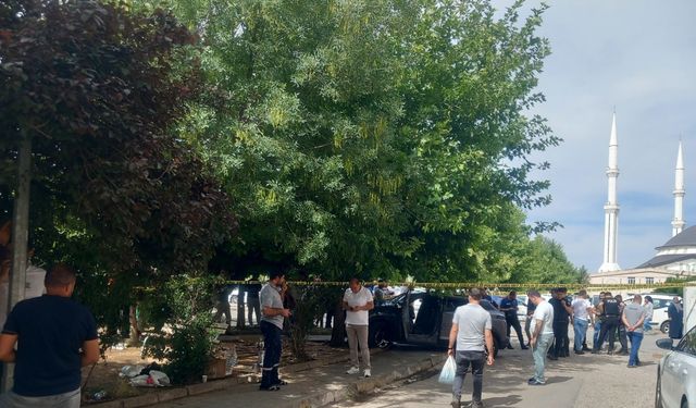 Hastane Bahçesinde Cip Kadına Çarptı