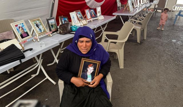 HDP Binasındaki Evlat Nöbetinde Aile Sayısı Artıyor
