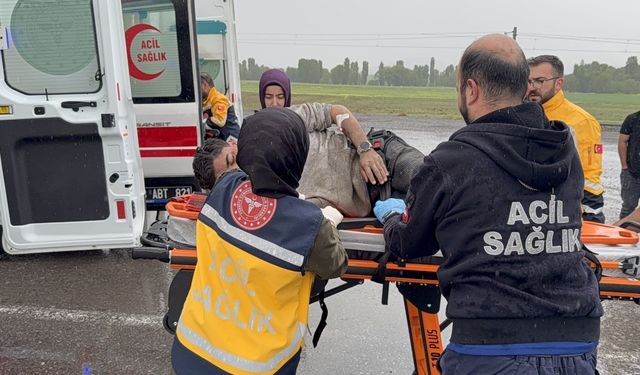 Karşı şeride geçince kaza yaptı