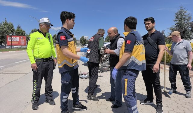 Kaza Geçirdi Bisikletini Bırakmadı