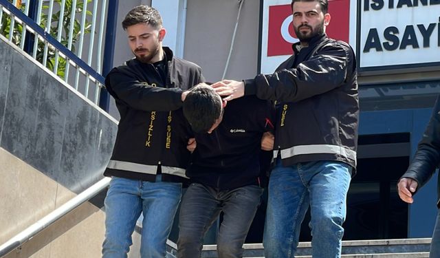 Motosiklet hırsızlığı kamerada
