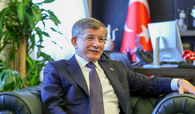 Özel ve Davutoğlu bir araya geldi