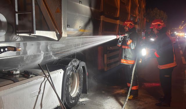 Pamukova’da TIR Yangını