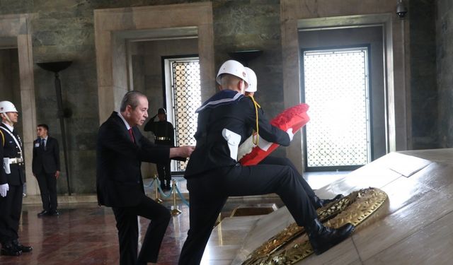 Süper Lig’e çıkan Gençlerbirliği, takım halinde Anıtkabir'i ziyaret etti