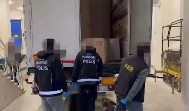 TIR'lardaki uyuşturucuyu Carlos buldu