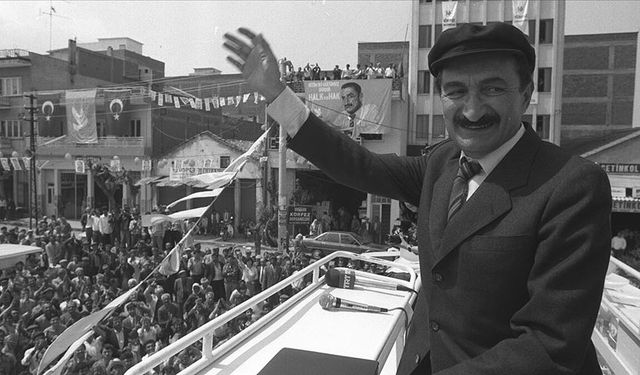 Türkiye'nin 'Karaoğlan'ı Bülent Ecevit