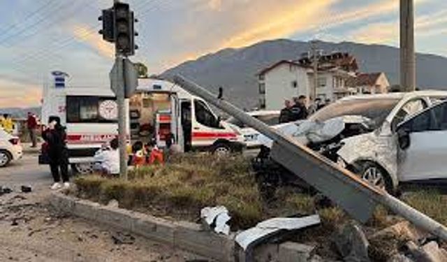 Fethiye’de Trafik Kazası: 3’ü Çocuk 6 Yaralı