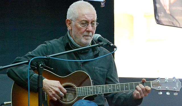 İlhan Şeşen yaşamını yitirdi