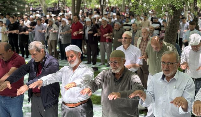 Konya'da  yağmur duası yapıldı