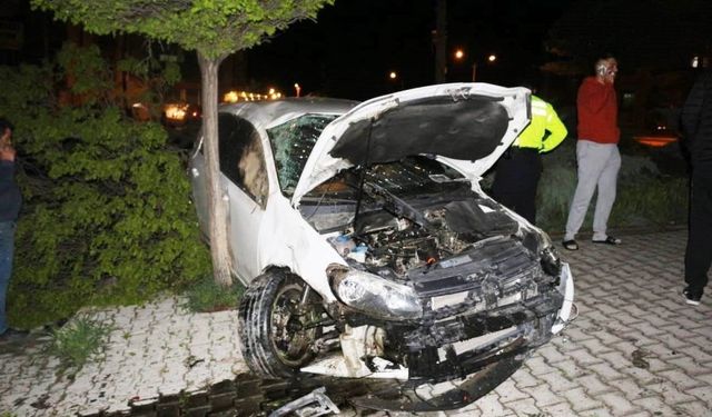 Konya'da otomobil ile golf aracı çarpıştı