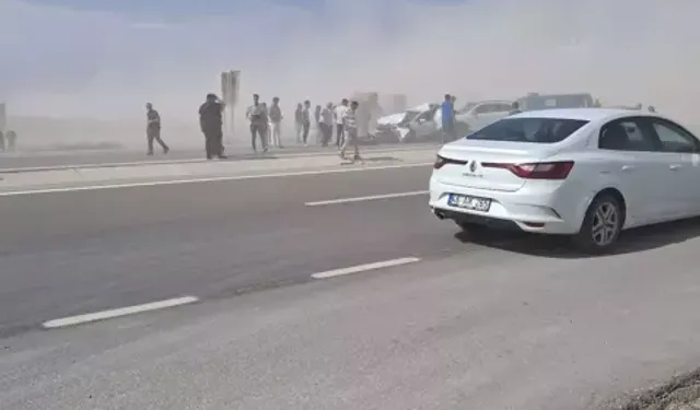 Aksaray’da Kum Fırtınası Zincirleme Kazaya Neden Oldu: 11 Yaralı