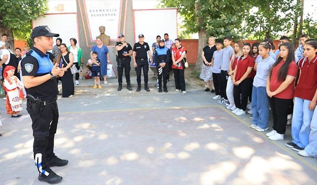 Edirne'de polislerden öğrencilere uyarı