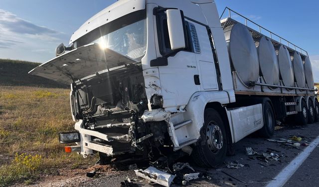 Nevşehir'de otomobil ve TIR çarpıştı