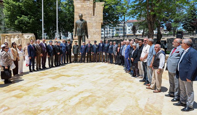 Sivas'ta Atatürk Anıtı yenilendi